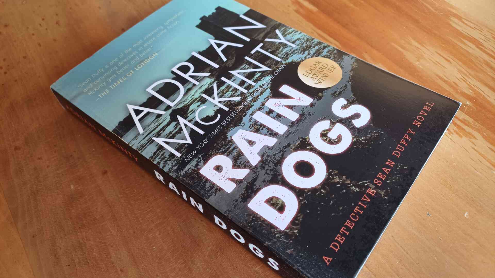 Rain Dogs, av Adrian McKinty