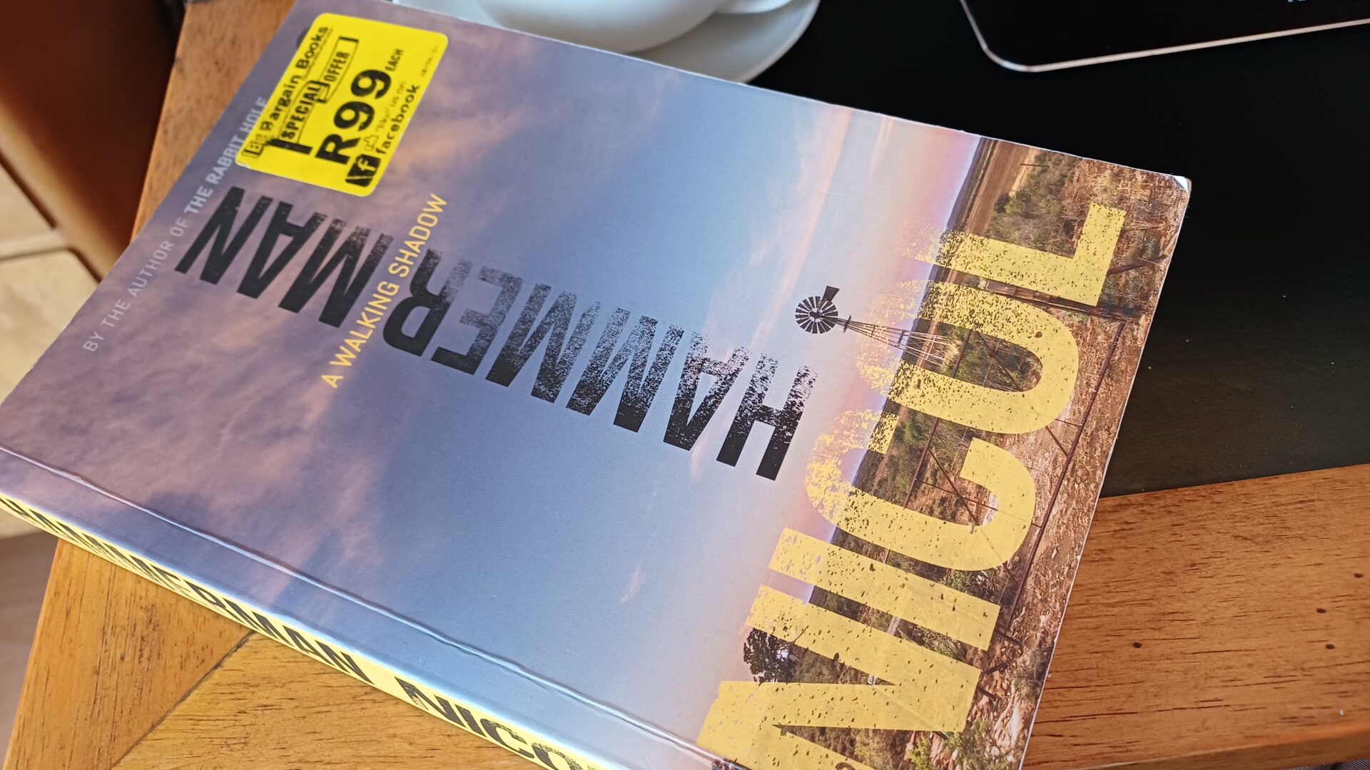 Hammer Man, av Mike Nicol