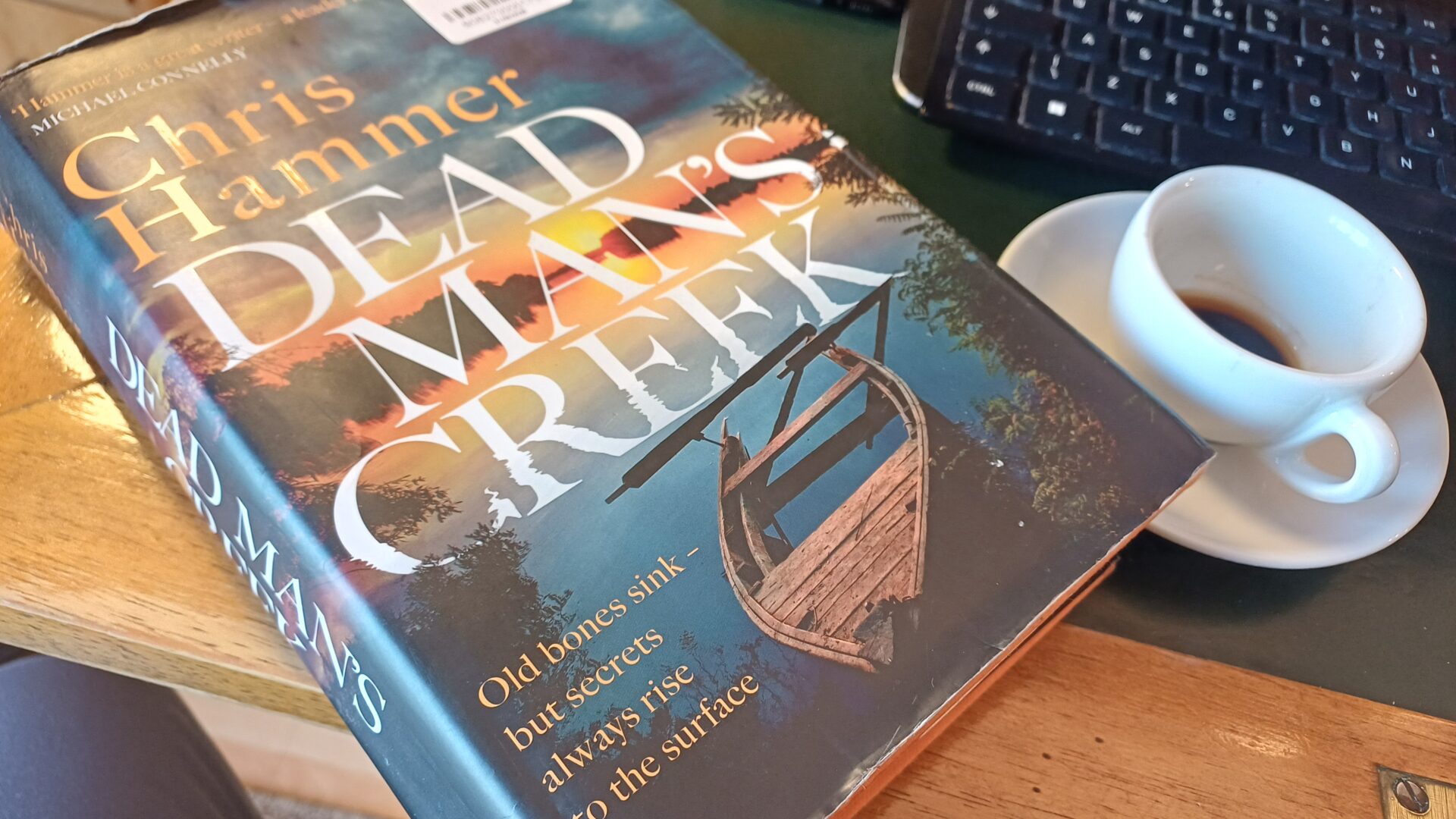 Dead Man’s Creek, av Chris Hammer