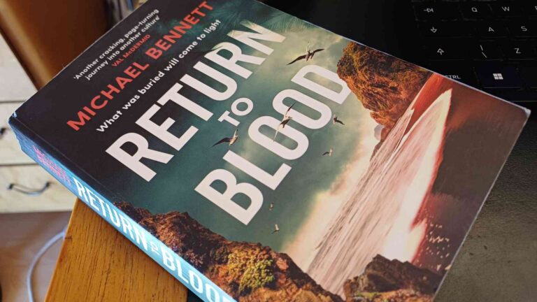 Return to Blood , av Michael Bennett
