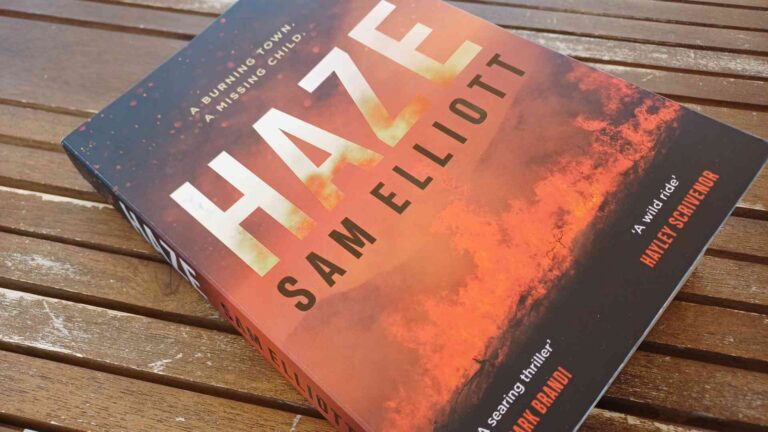 Haze, av Sam Elliott